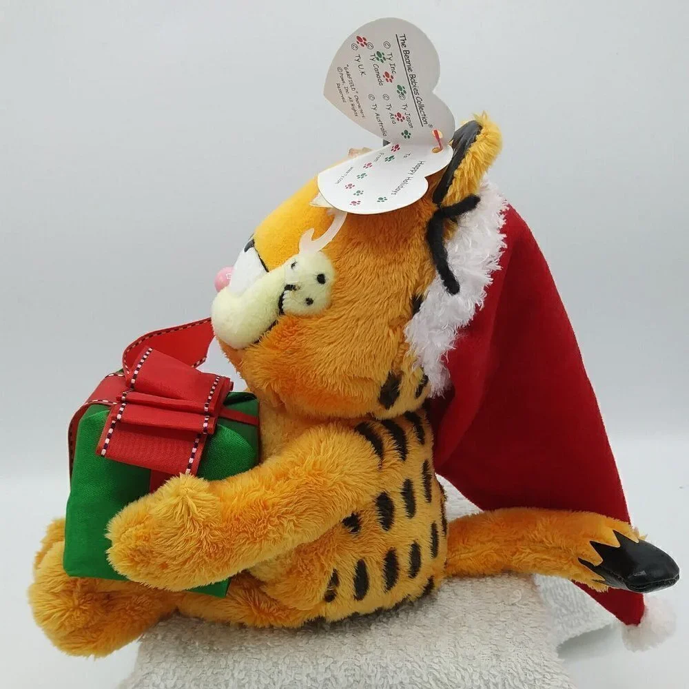 TY Happy Holidays Garfield 9in. Plush Hang & Tush Tags Retired in 2005